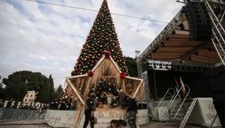 إضاءة شجرة الميلاد في ساحة كنيسة المهد 