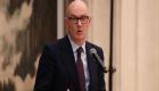 الشركات الفرنسية.. محرك النمو نحو توقعات الـ0.8% في 2025