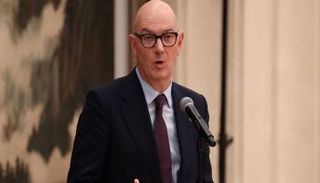 وزير الاقتصاد الفرنسي رولان ليسكور (رويترز)