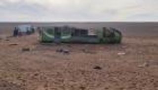 مصرع 14 شخصا وإصابة 34 آخرين في انقلاب حافلة بالجزائر