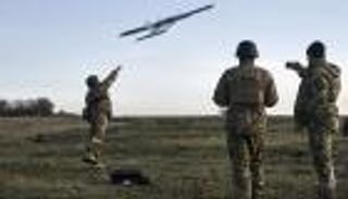 حرب المسيرات الليلية.. روسيا تتصدى لـ77 طائرة وتدمر مواقع أوكرانية