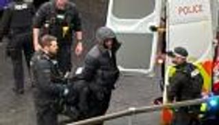 حادث رذاذ الفلفل في هيثرو.. الشرطة البريطانية تلقي القبض على المتهم