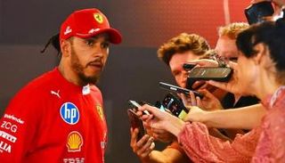 لويس هاميلتون سائق فيراري