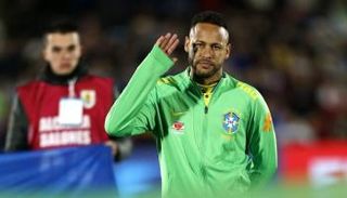 نيمار دا سيلفا بقميص منتخب البرازيل