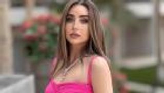 هنا الزاهد تشارك جمهورها صورة من &laquo;العمرة&raquo;