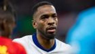 بسبب سيلفي.. القبض على إيفان توني في لندن