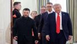 واشنطن تضغط وأوروبا تُطمئن.. هل توقع أوكرانيا على «الاتفاق المُرّ»؟