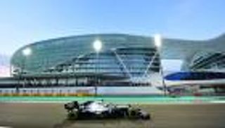 إطلالات النجمات تبرز في سباق الفورمولا 1 خلال فعاليات أبوظبي