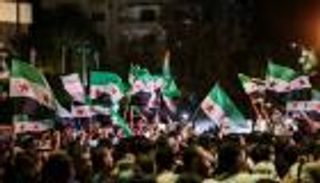 عام على سقوط الأسد.. سوريا تتطلع لانتعاش اقتصادي مع تخفيف العقوبات