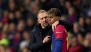 فليك يفسر سر غضب لامين يامال عند استبداله