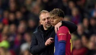 لامين يامال وهانز فليك في برشلونة