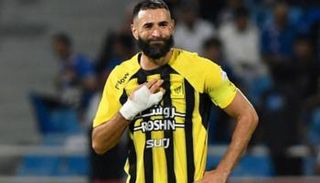 كريم بنزيما مهاجم الاتحاد السعودي