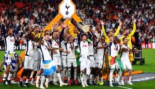 توتنهام بطل الدوري الأوروبي