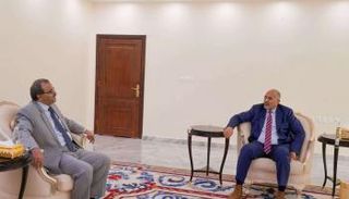 عيدروس الزُبيدي خلال لقائه محافظ البيضاء