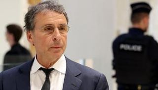 ألكسندر جوهري خارج قاعة المحكمة