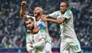 اختار لاعبا واحدا من تشكيلة كأس العرب.. بيتكوفيتش يصدم عبادة ولكحل