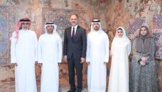 وفد أمريكي يزور متحف الشارقة للفنون