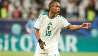 عبادة مدافع منتخب الجزائر