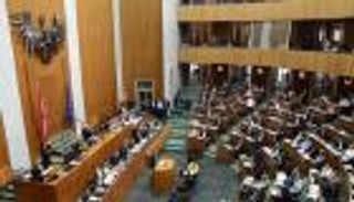 الحجاب ممنوع في مدارس النمسا.. رفض حقوقي وترحيب من &laquo;أقصى اليمين&raquo;