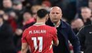 نصيحة الأسطورة.. سر عودة صلاح وسلوت إلى طاولة الحوار