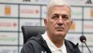 بسبب عوار ومازا.. مدرب الجزائر يصدم عبدلي وبن طالب وبوعناني