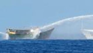 مدافع المياه تشعل التوتر.. إصابات فلبينية في بحر الصين الجنوبي