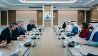 عبدالله بن زايد آل نهيان ووزير الخارجية الصيني 