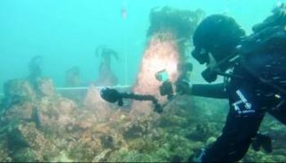 اكتشاف جدار حجري تحت الماء قبالة فرنسا