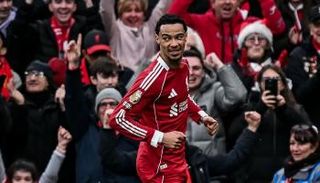 هوغو إيكيتيكي مهاجم ليفربول