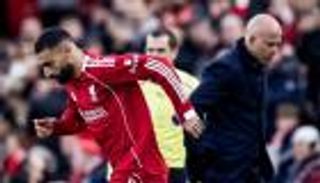 هل لعب مباراته الأخيرة؟.. كوناتي يكشف مفاجأة عن أزمة صلاح وسلوت