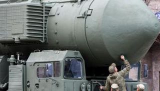 الأسلحة النووية معضلة في سلام أوكرانيا  