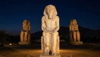  تمثال أمنحتب الثالث بعد ترميمه