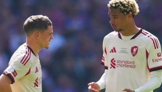 فلوريان فيرتز وهوغو إيكيتيكي نجما ليفربول