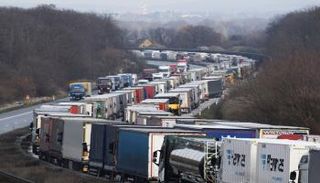 شاحنات في أوروبا - The Guardian