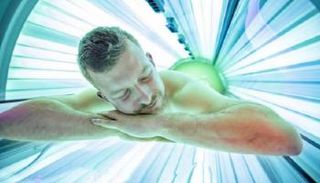  التسمير يضاعف خطر سرطان الجلد