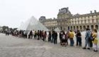 متحف اللوفر مغلق &laquo;بأمر الإضراب&raquo;
