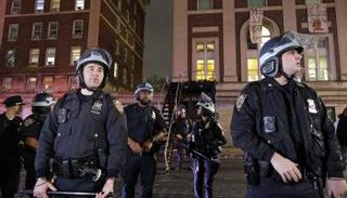 عناصر من الشرطة الأمريكية 