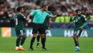 خبير تحكيمي يكشف لـ&laquo;العين الرياضية&raquo;.. هل ظُلم المنتخب السعودي ضد الأردن؟