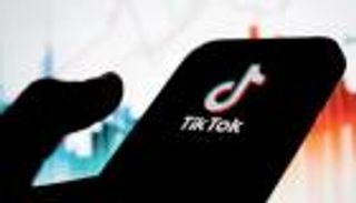 ترقب وغموض يحيطان بصفقة تيك توك في أمريكا.. هل تُباع المنصة أم تُحظر؟