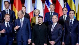 زيلينسكي وويتكوف وكوشنر مع قادة أوروبا