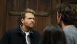 مسلسل &laquo;هذا البحر سوف يفيض&raquo; الحلقة 10.. انفجار القصر وقرار يغيّر المصير