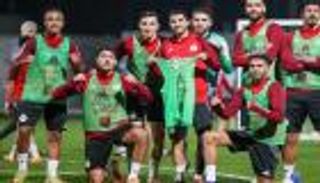 بدأت الرحلة.. كواليس المران الأول لمنتخب الجزائر استعدادا لأمم أفريقيا