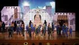 لبنان يحتفل بأكبر شجرة ميلاد مصنوعة من الصابون الطبيعي في رومية