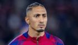 &laquo;رافينيا يلعب كرة طائرة؟&raquo;.. سخرية برازيلية من الفيفا (صورة)