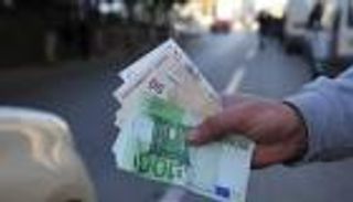 بنك الجزائر.. شروط جديدة للحصول على منحة السفر إلى الخارج