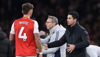 بن وايت وميكيل أرتيتا