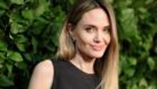 كيف ظهرت ندبات استئصال ثدي أنجلينا جولي على غلاف &laquo;تايم&raquo;؟