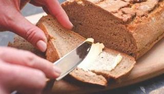  الحد من تناول الدهون المشبعة، قد لا يقلل من خطر الوفاة