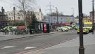 إغلاق محطة مترو الأنفاق الرئيسية بلندن بعد تعرض رجل للطعن