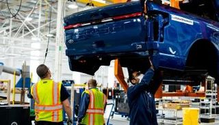 صناعة الشاحنات الكهربائية من فورد